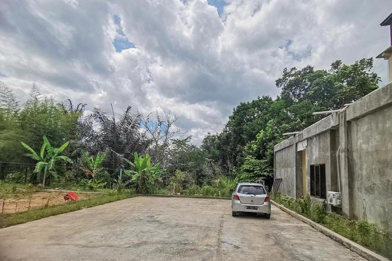 Reddoorz Near Kantor Walikota Bontang Nyerakat Экстерьер фото